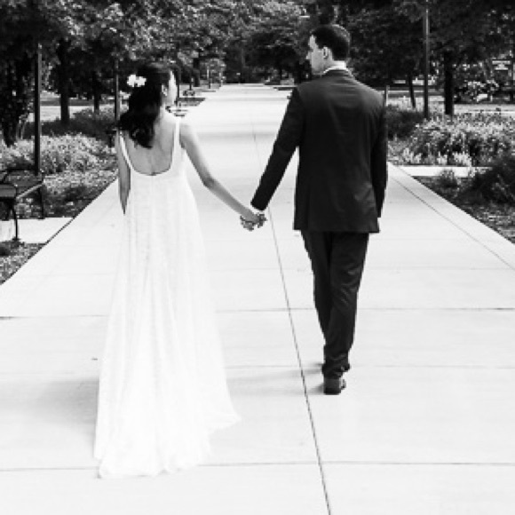 Made with Love Lace Wedding Gown (Ivory Size 2) - Picture 5 of 16